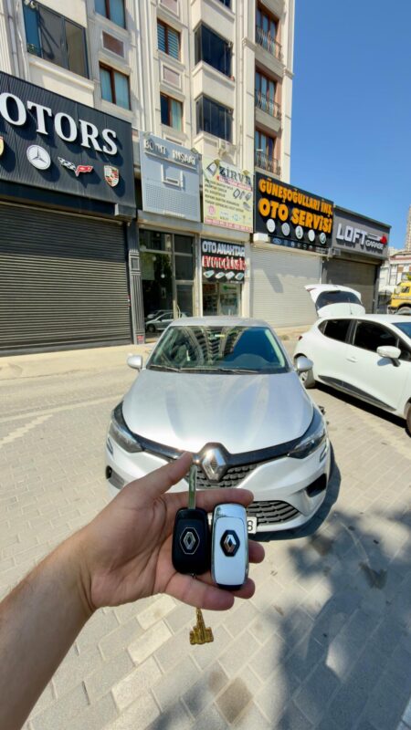 Renault Clio 5 anahtar programlama ve kumandalı yedek anahtar uygulaması Esenyurt